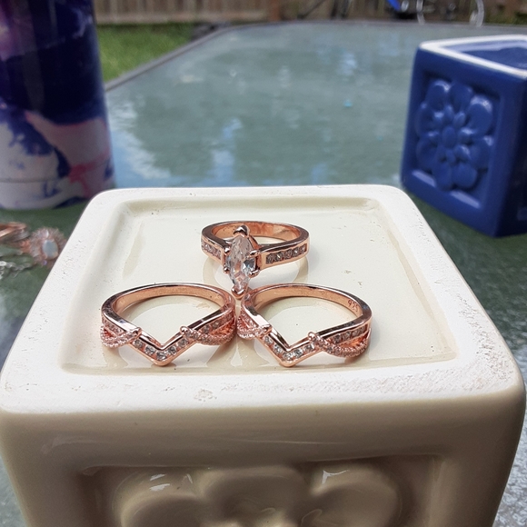 3 piece White Sapphire Rose gold size 7 ring - Picture 5 of 8